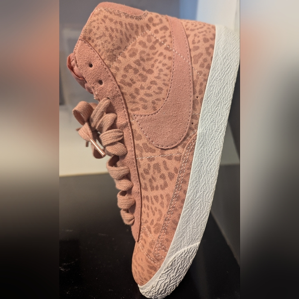 NIKE Blazer Mid SE Big Kid Size 6.5 (No Size Tag) MSRP $120 Like New - Picture 6 of 12